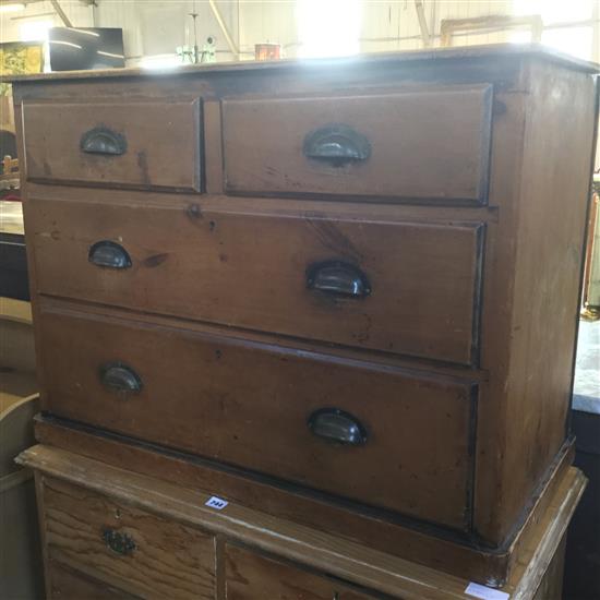 Pine chest of drawers